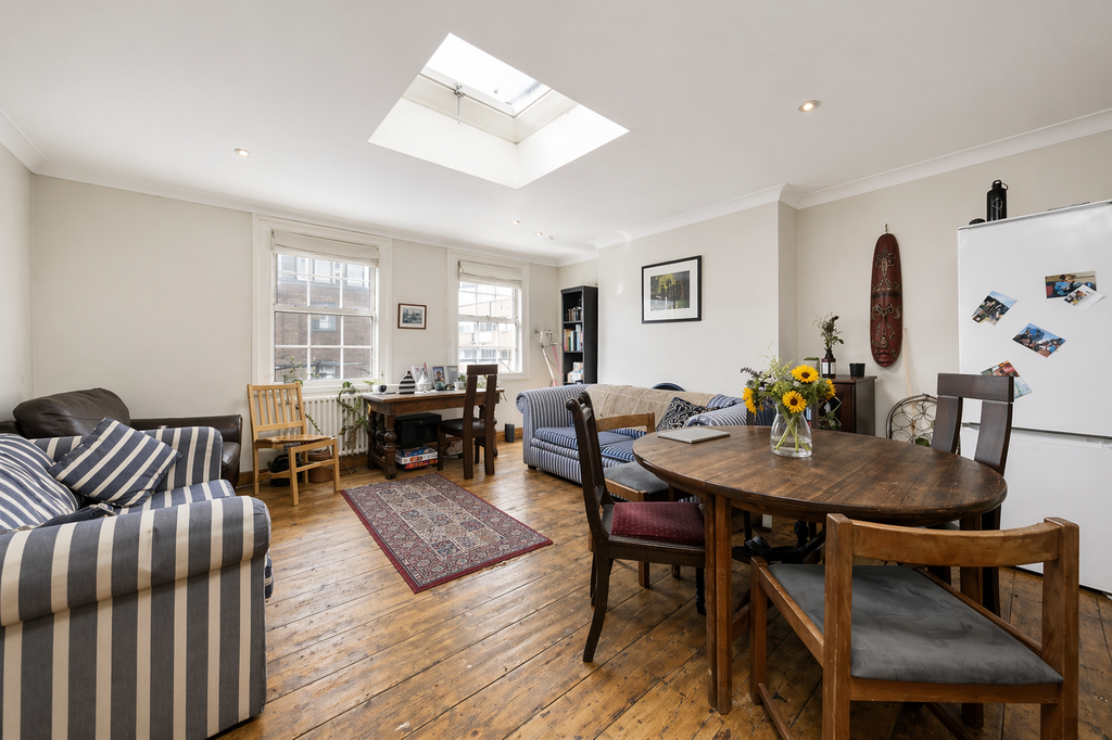 Property photo 2 of 11 Living Room