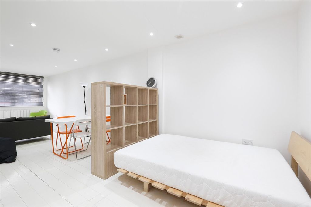 Property photo 1 of 10 Studio Room