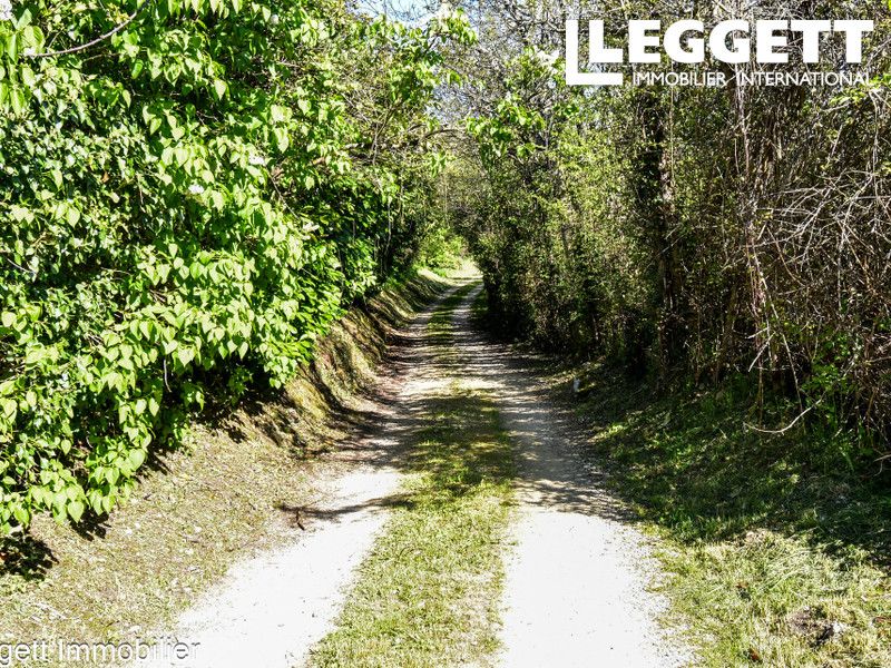 Property photo 3 of 10