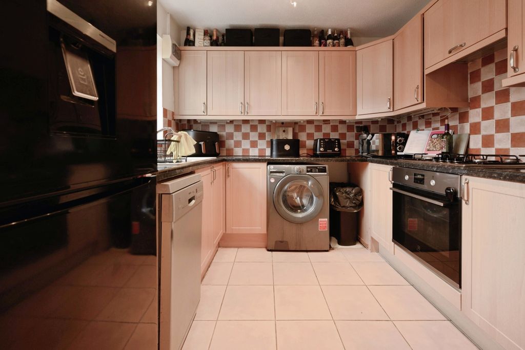 Property photo 3 of 18 Pbox-Img.Jpg