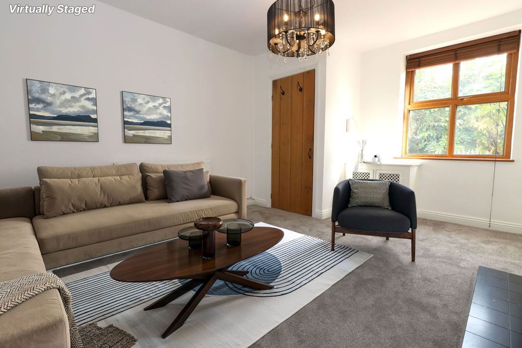 Property photo 2 of 34