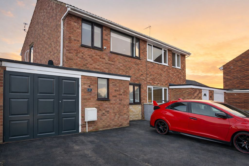 Property photo 1 of 20 4868111