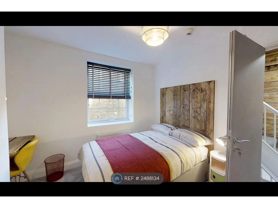 Property photo 1 of 16 Room
