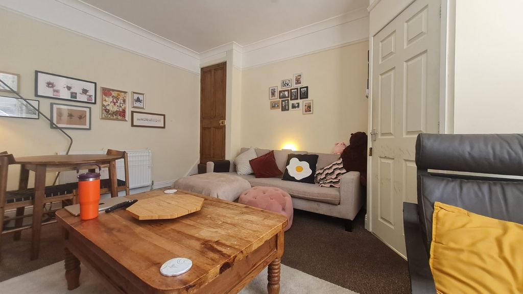 Property photo 3 of 12 Picture No. 11