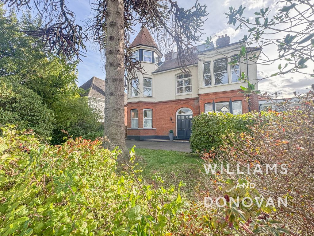 Property photo 1 of 16 Watermark