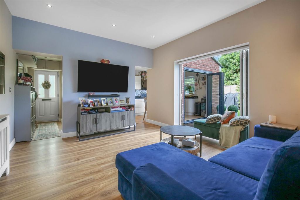 Property photo 3 of 23 1725648052 - 2, 14 Stanley Road Sm2 - 17.Jpg