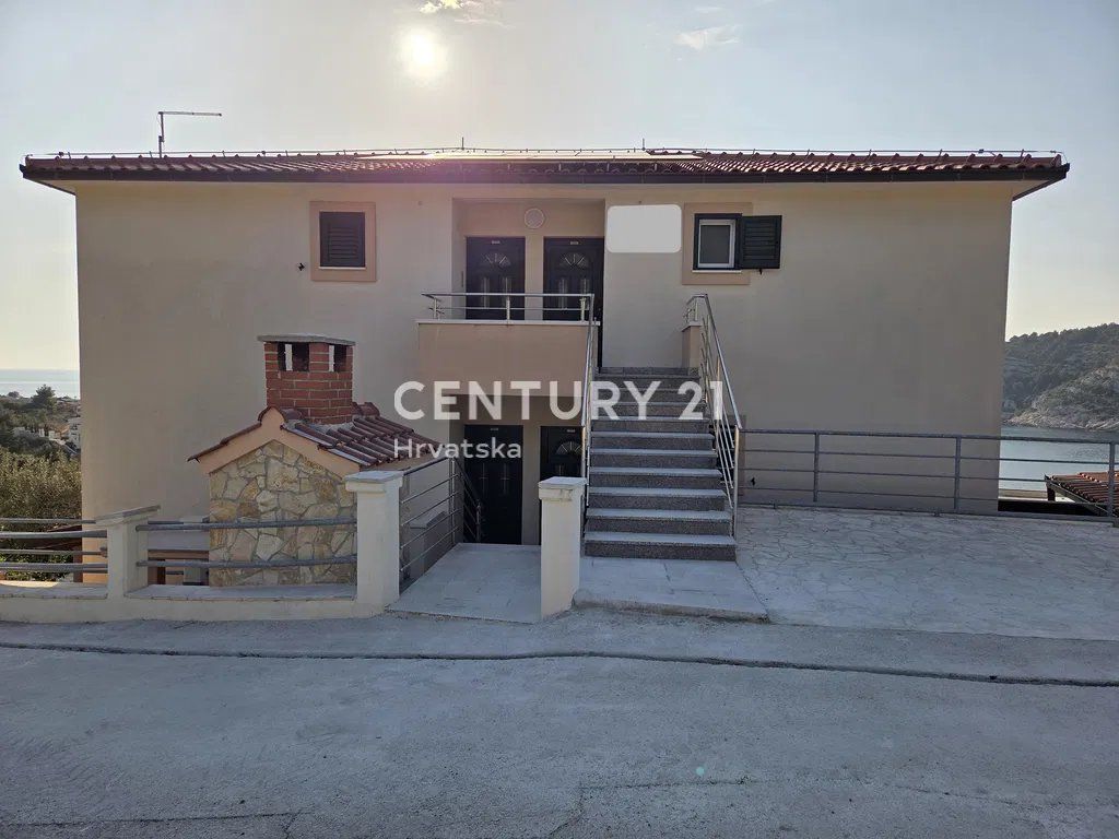 Property photo 2 of 70