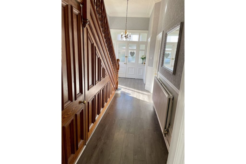 Property photo 2 of 19 Entrance Hallway