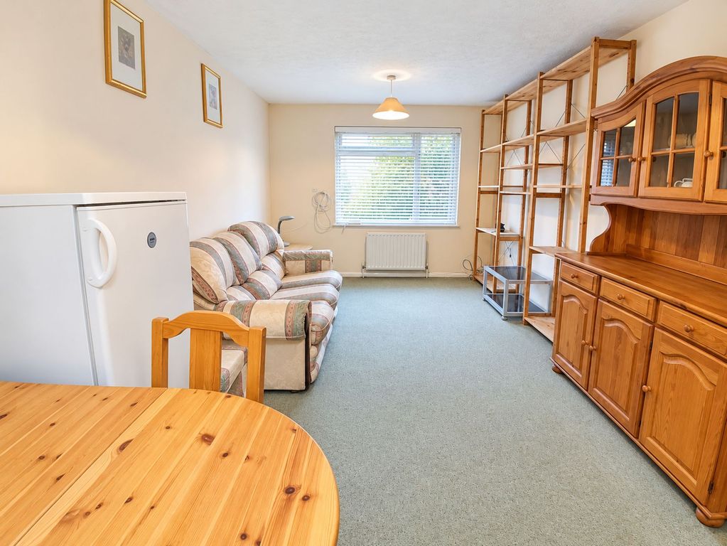 Property photo 2 of 7 Living