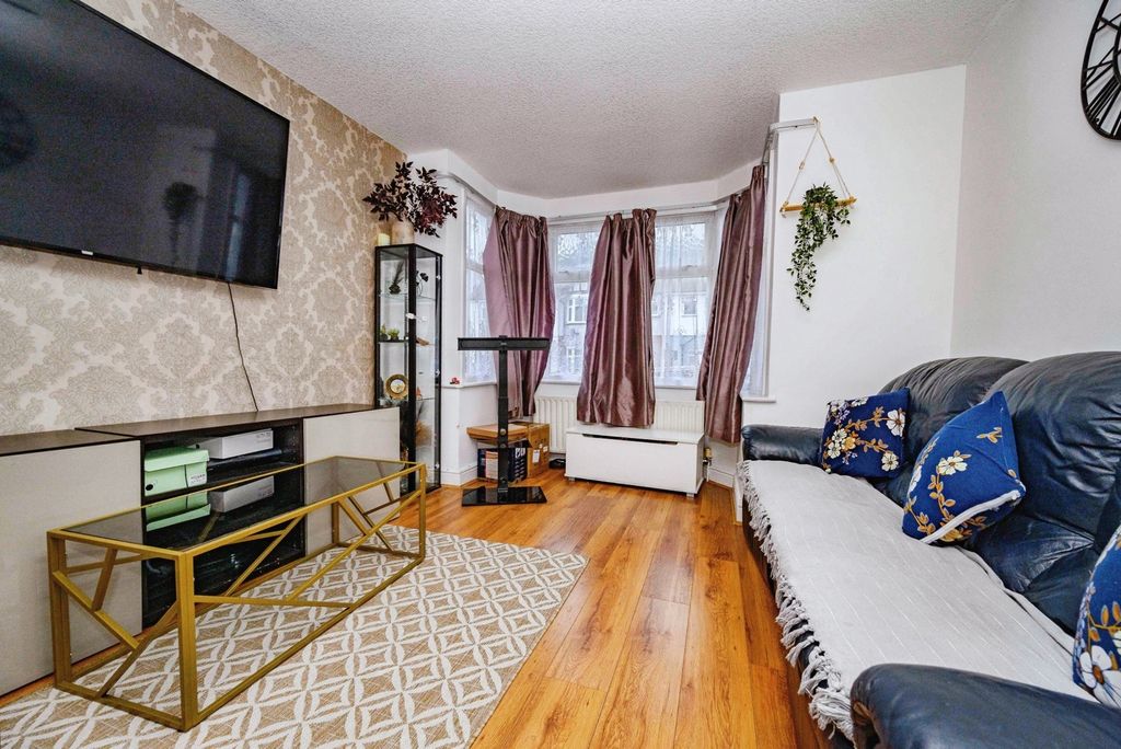 Property photo 2 of 11 Pbox-Img.Jpg