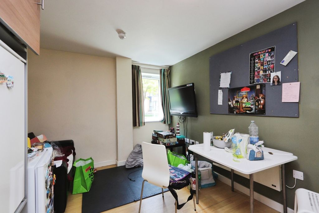 Property photo 3 of 12 Photo