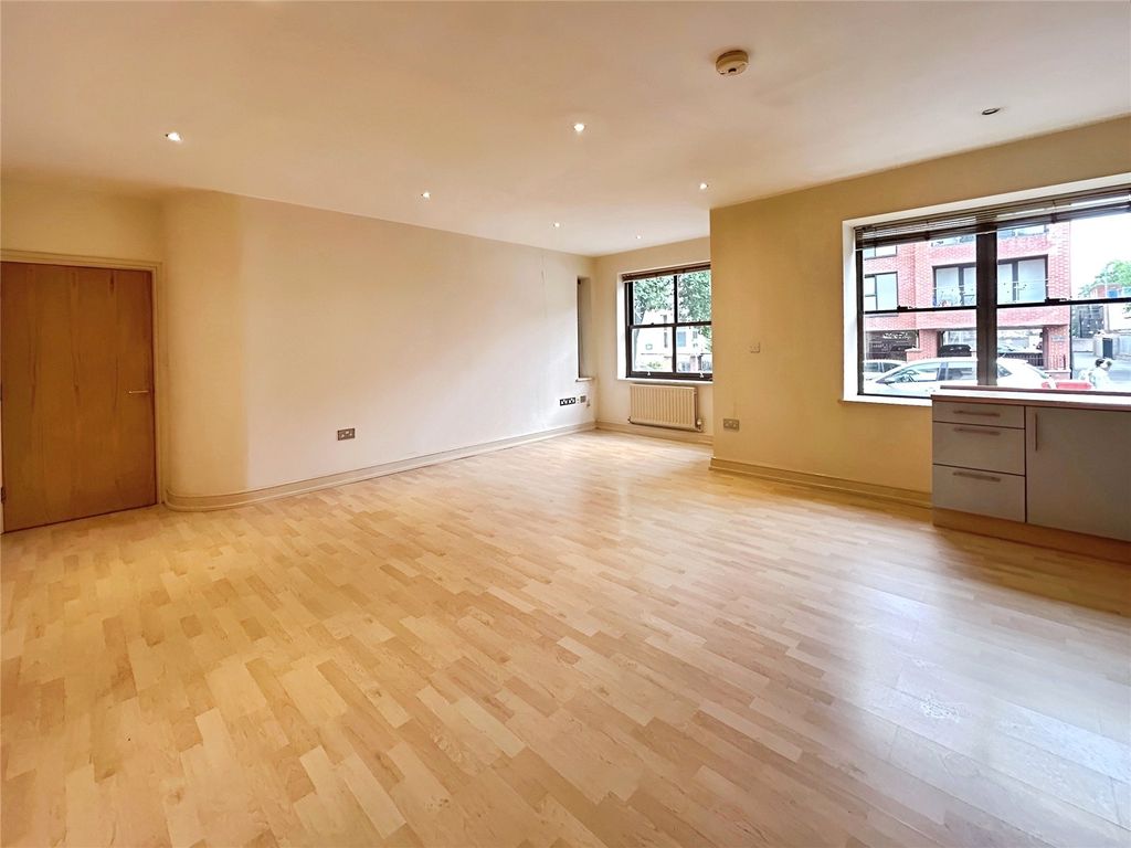 Property photo 3 of 15 Picture No. 20