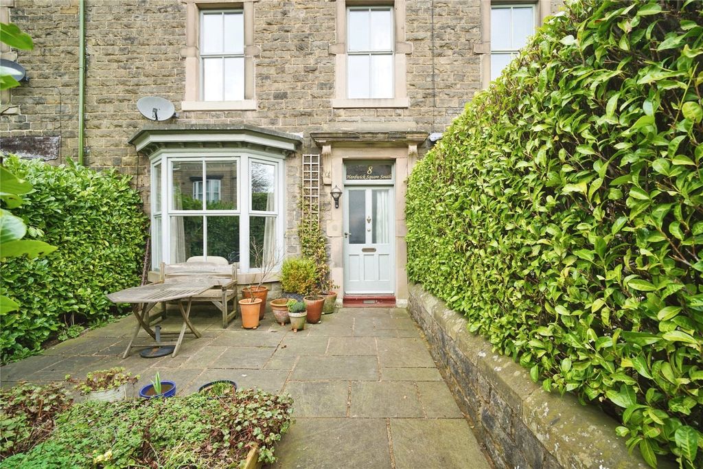 Property photo 1 of 15 Front