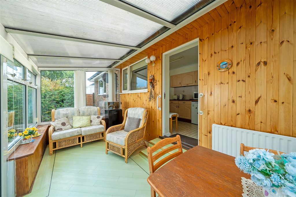 Property photo 3 of 19 Conservatory