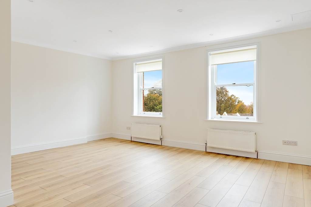 Property photo 2 of 9 09-Ad80Jhhgll - Flat 7, 15 Landsdowne Close - 2-Sm