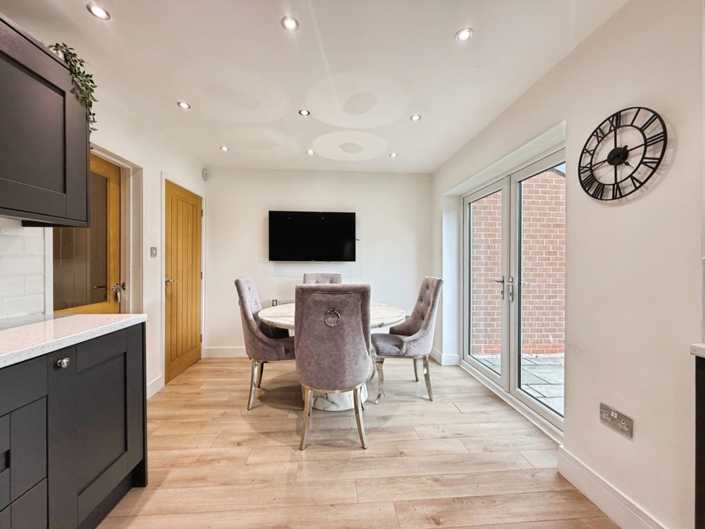 Property photo 3 of 18 Pbox-Img.Jpg
