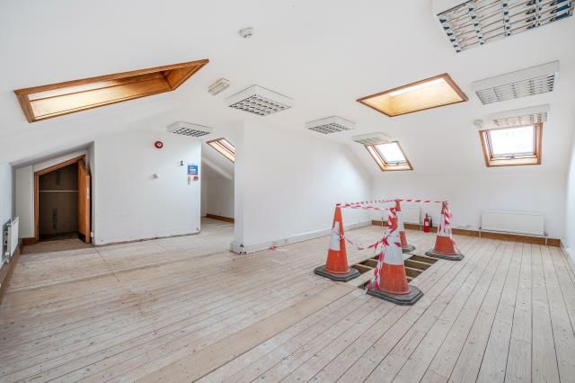 Property photo 3 of 30 Internal