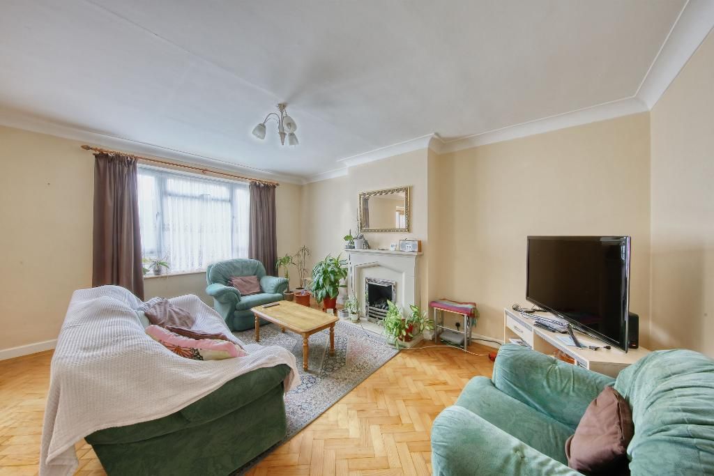 Property photo 3 of 12