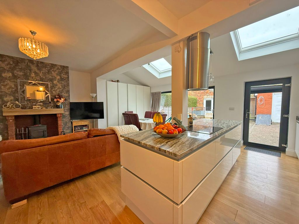 Property photo 3 of 15 Img_7992