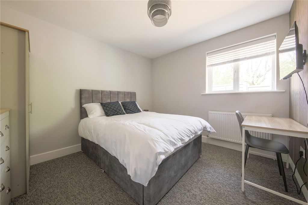 Property photo 1 of 3 Bedroom
