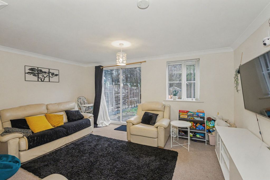 Property photo 3 of 17