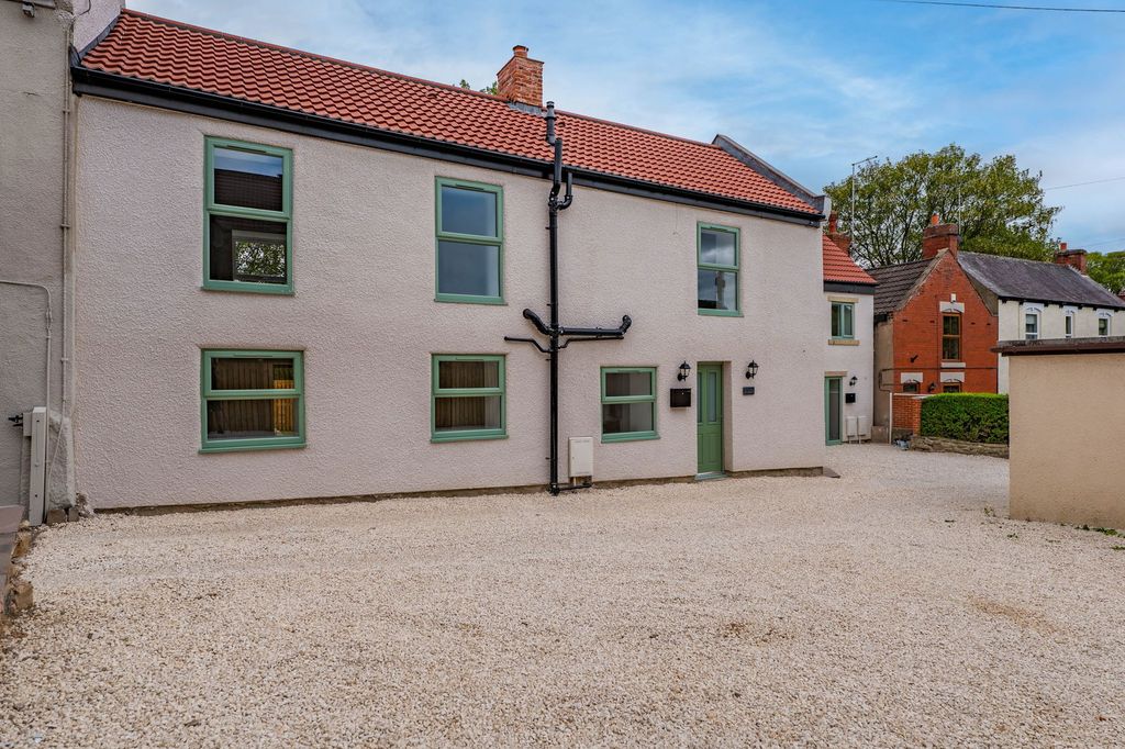 Property photo 1 of 34
