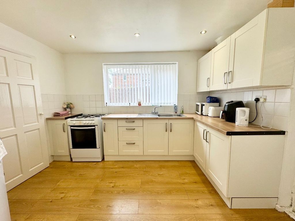Property photo 2 of 13 Kitchen