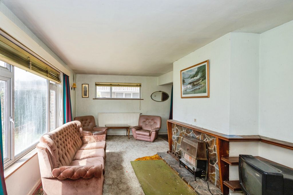 Property photo 3 of 15