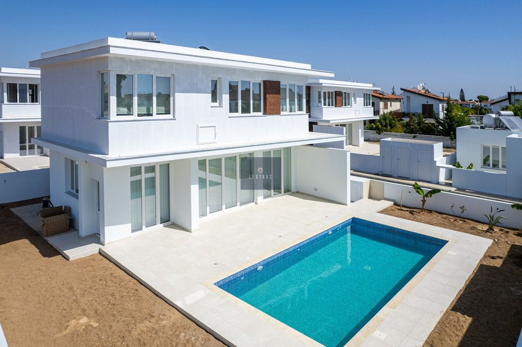 Property photo 2 of 18