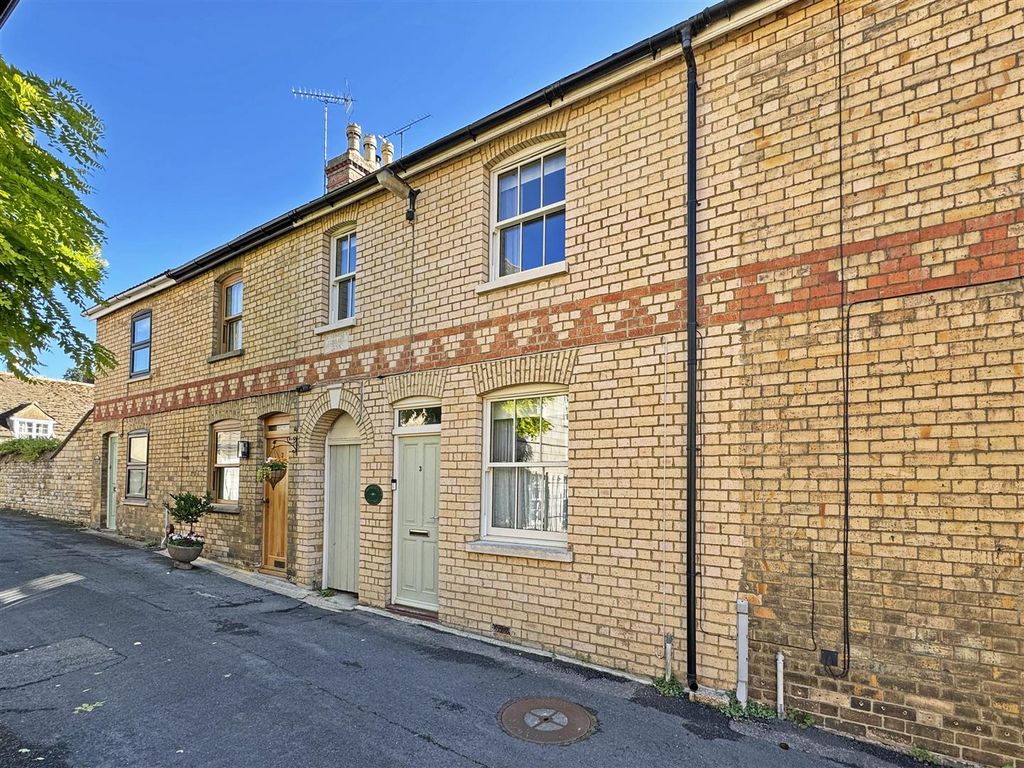 Property photo 1 of 11 St Georges Terrace, Stamford