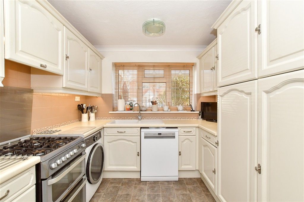 Property photo 1 of 18 Kitchen