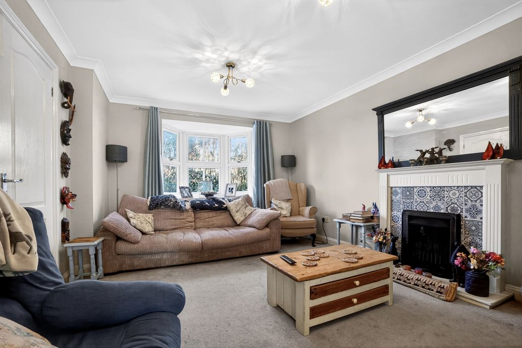 Property photo 2 of 20