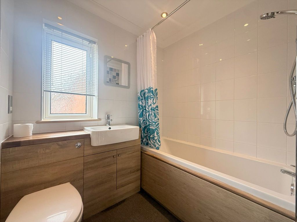 Property photo 3 of 6 Bathroom