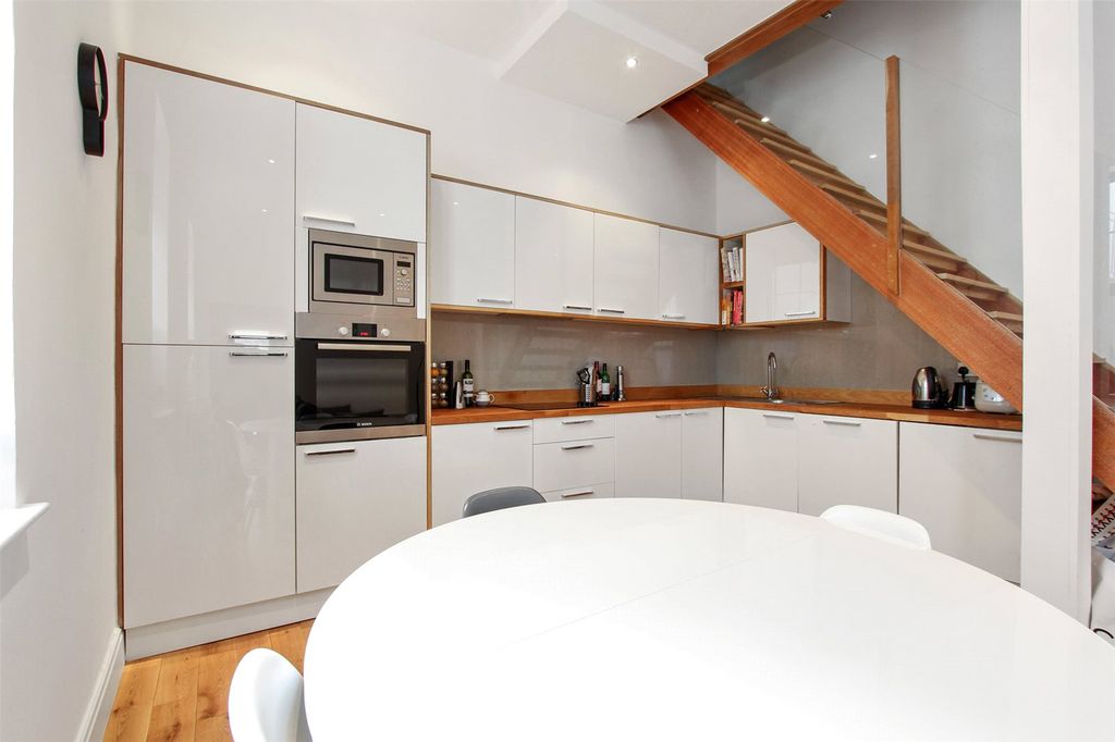 Property photo 3 of 12 Kitchen