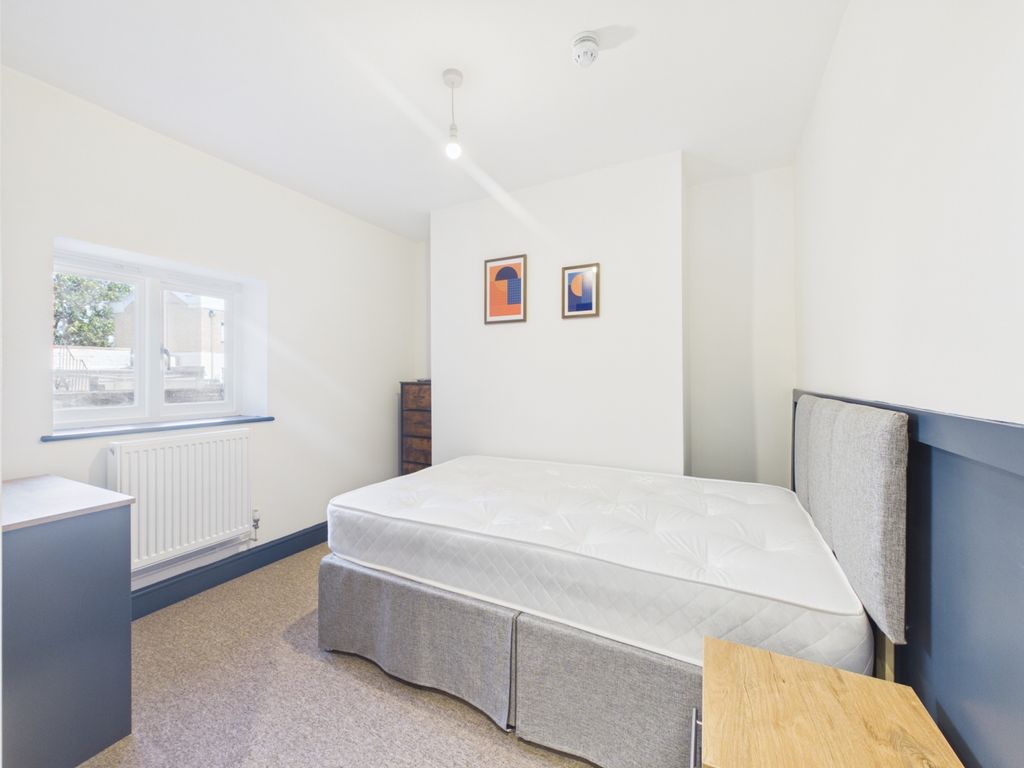 Property photo 3 of 6 Cam03062G0-Pr0257-Still001 (1)