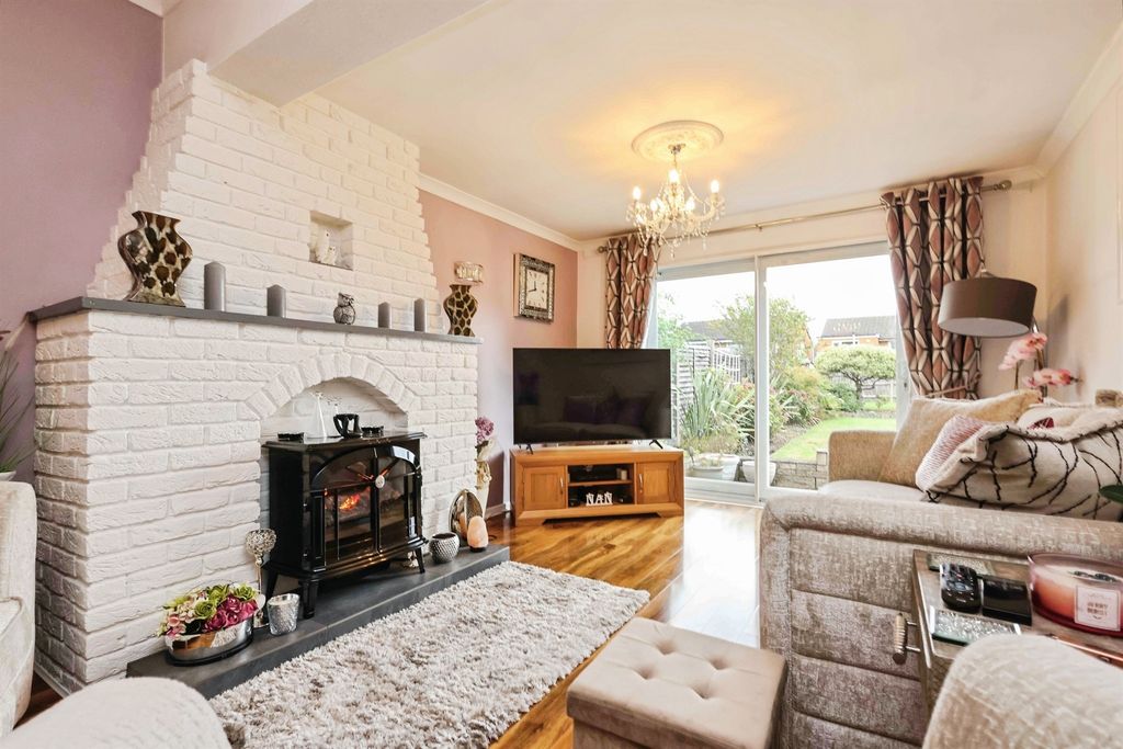 Property photo 2 of 17