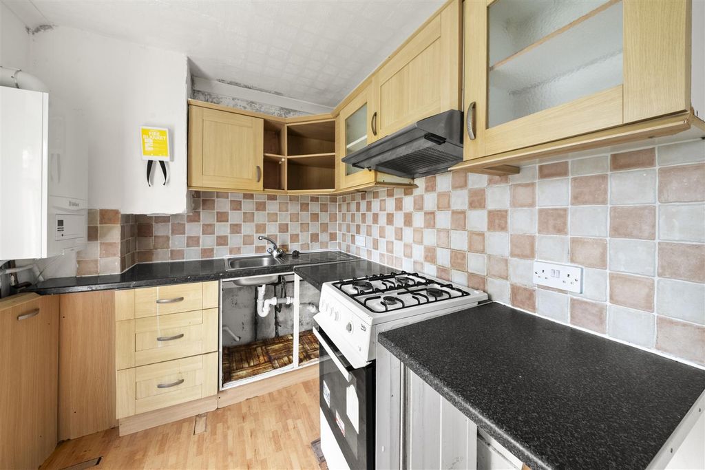 Property photo 3 of 8