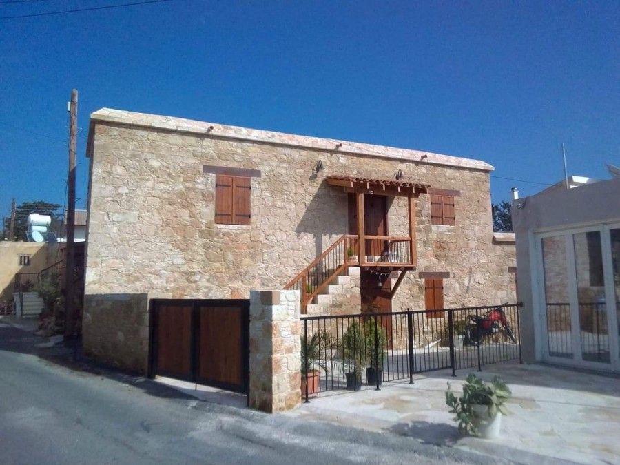 Property photo 1 of 3
