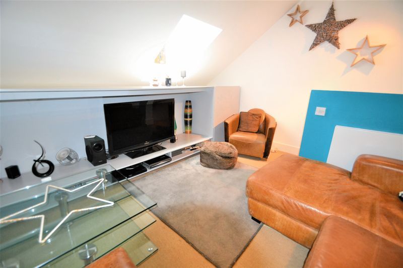 Property photo 3 of 14 Photo 11