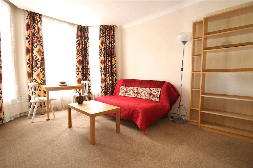 Property photo 2 of 7 Studio