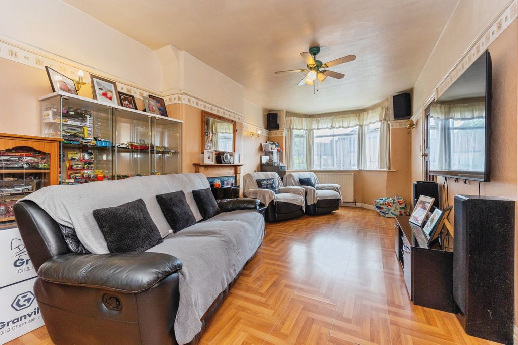 Property photo 2 of 15