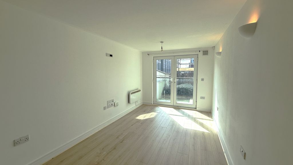 Property photo 2 of 9 Living Room