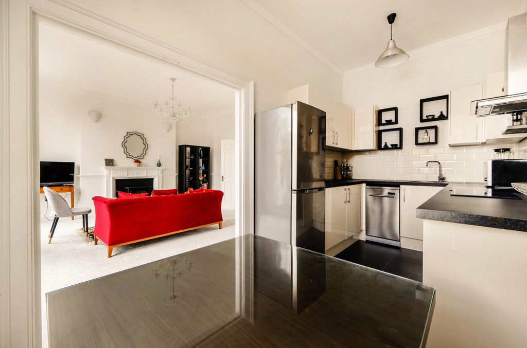 Property photo 3 of 22 1402080-4-696Fa9B...