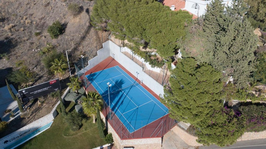 Property photo 2 of 10