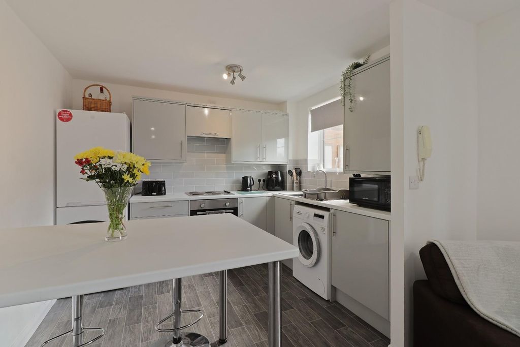 Property photo 2 of 12 Kitchen