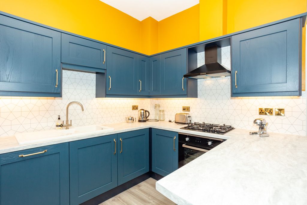 Property photo 3 of 21 Kitchen