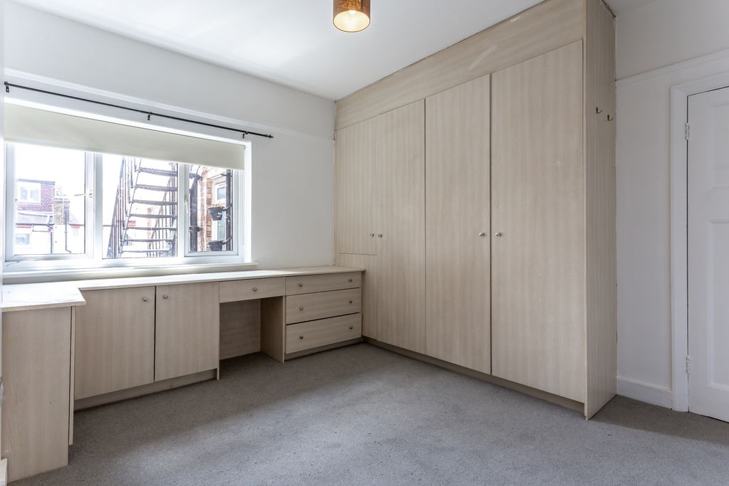 Property photo 2 of 7 Bed 1 Reverse