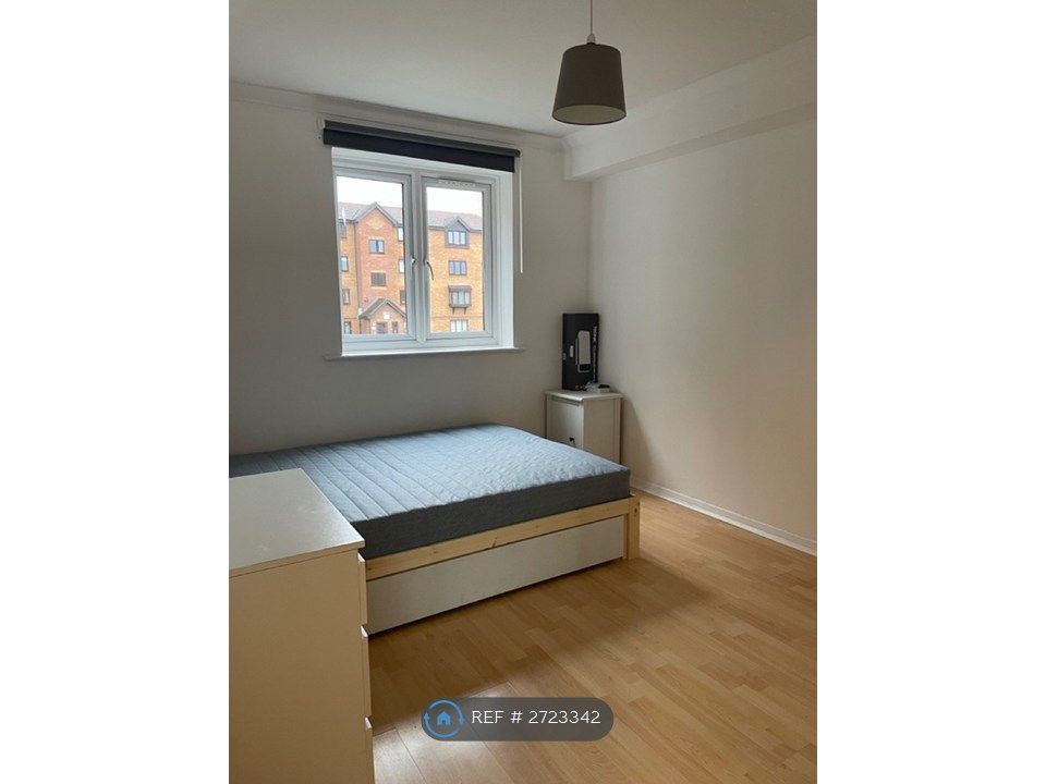 Property photo 2 of 15 Bedroom 1 (Large)