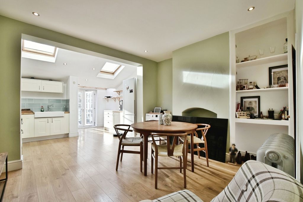 Property photo 3 of 19 Pbox-Img.Jpg