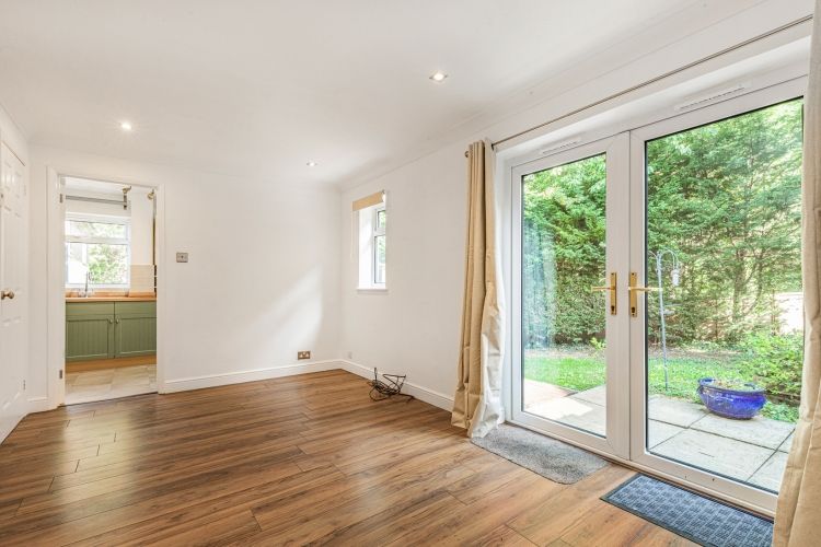 Property photo 3 of 10 304034